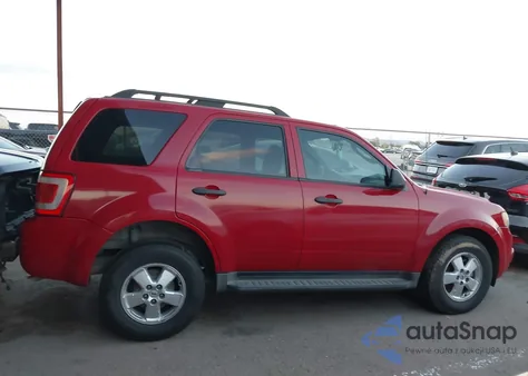 2010 Ford Escape Xlt z USA, uszkodzony, nr VIN 1FMCU0D71AKD45418
